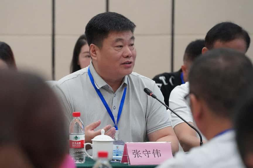 回顾了全球, 会议聚焦智, 益智化 回顾了全球, 会议聚焦智, 益智化