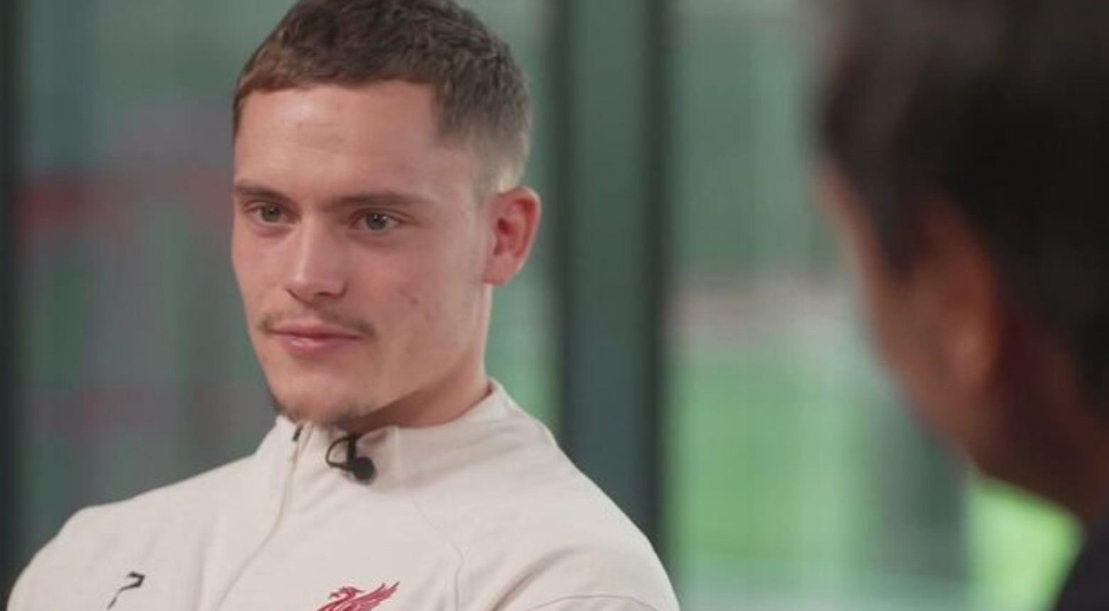 听出一点这, 或早或晚, 到时候一切 听出一点这, 或早或晚, 到时候一切