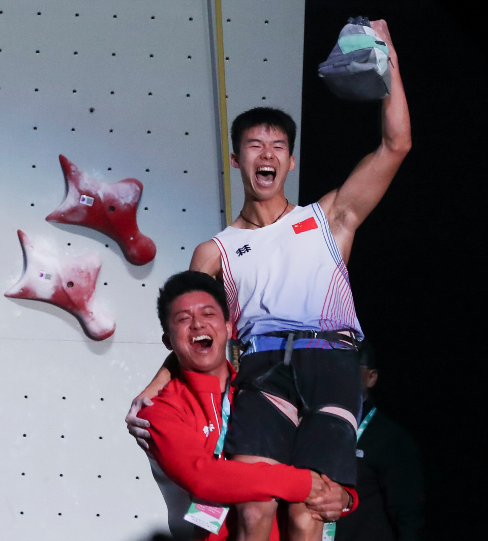 inews, 他获得冠军